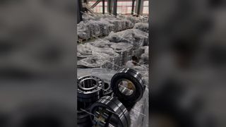 O estoque do armazém está cheio, pronto para envio imediato, sem atrasar o cronograma do projeto.